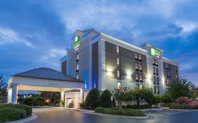 Holiday Inn Express & Suites Wilmington-University Center By Ihg
